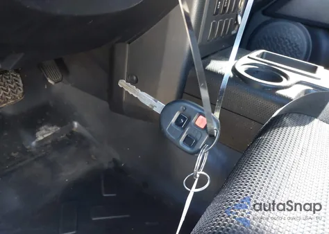 2013 Toyota Fj Cruiser z USA, uszkodzony, nr VIN JTEZU4BF8DK012875